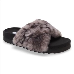 NEW IN BOX! Steve Madden Faux Fur Slipper